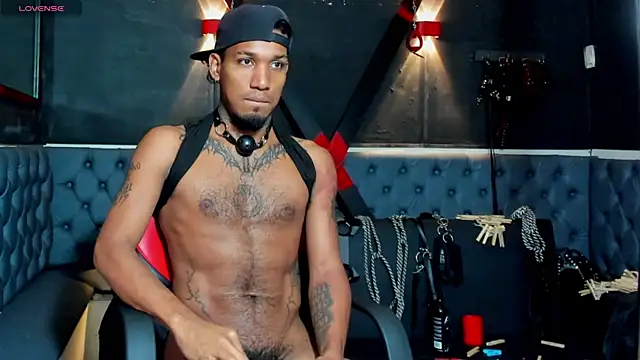 Snapshot of DIEGO_WICKED chatting on November 2025 11:47:02 AM DIEGO WICKED online show from November 2025 11:47:02 AM