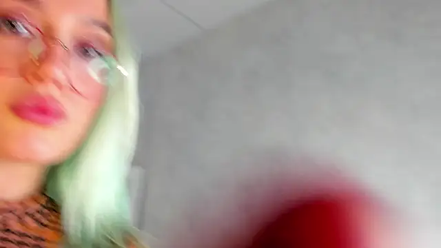 Snapshot of Vickie_Nelsson chatting on September 2025 08:27:01 AM Vickie Nelsson online show from September 2025 08:27:01 AM