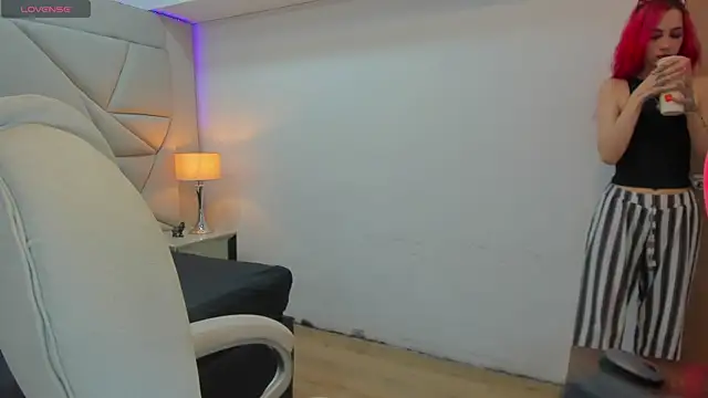 Snapshot of persefone_333 chatting on October 2025 07:55:01 PM persefone 333 online show from October 2025 07:55:01 PM