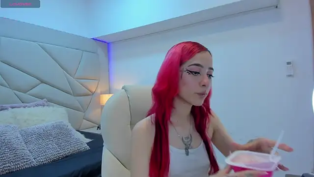 Snapshot of persefone_333 chatting on October 2025 07:55:02 PM persefone 333 online show from October 2025 07:55:02 PM