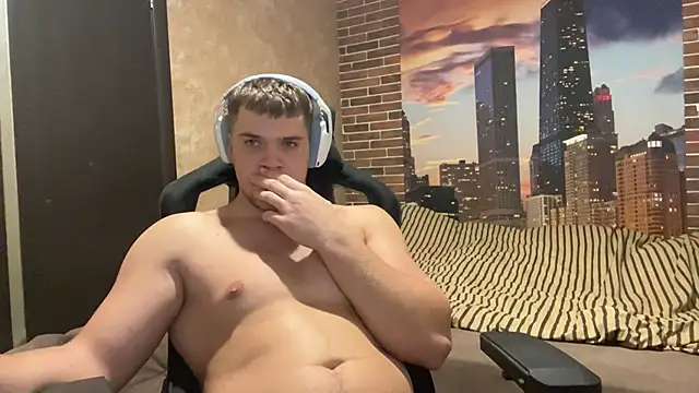 MusclePhantom online show from December 2025 09:44:01 PM