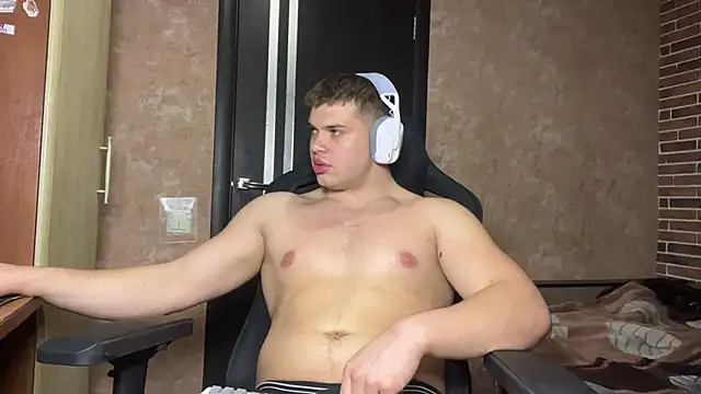 Snapshot of MusclePhantom chatting on April 2026 09:17:02 PM MusclePhantom online show from April 2026 09:17:02 PM