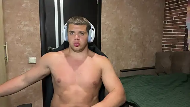 Snapshot of MusclePhantom chatting on May 2026 09:09:02 PM MusclePhantom online show from May 2026 09:09:02 PM