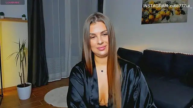 Cutie Lui online show from November 2025 10:36:02 AM