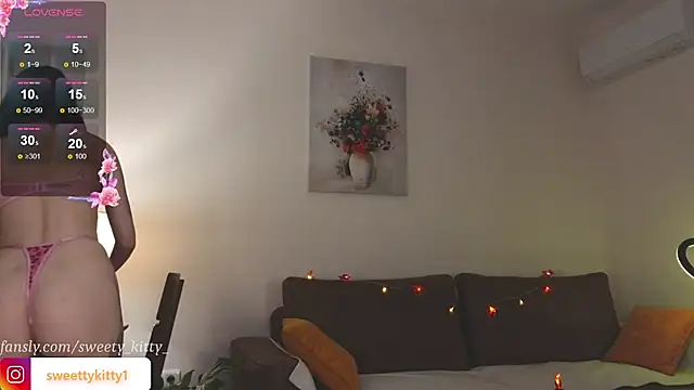 sweettykitty online show from October 2025 03:44:02 PM