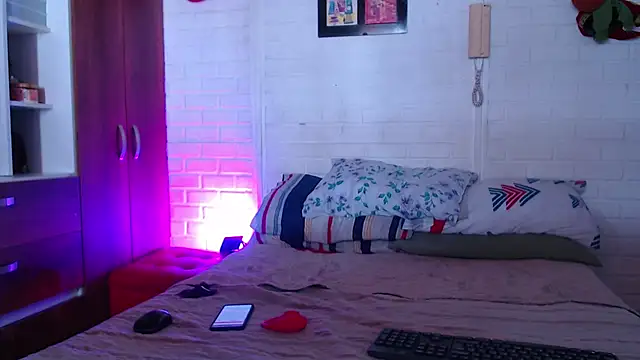 lucyymaximo online show from November 2025 03:51:01 PM