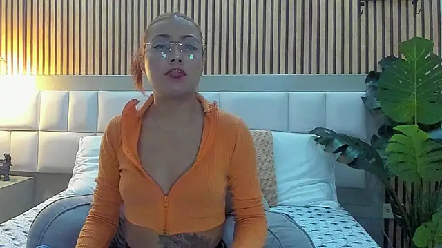 KattyBonnie online show from October 2025 07:47:01 PM