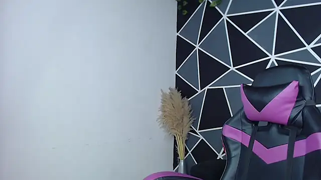 Snapshot of karol_the_warrior chatting on October 2025 07:23:02 PM karol the warrior online show from October 2025 07:23:02 PM