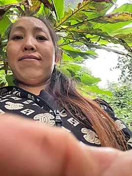 Huong-Ly online show from October 2025 05:33:02 AM