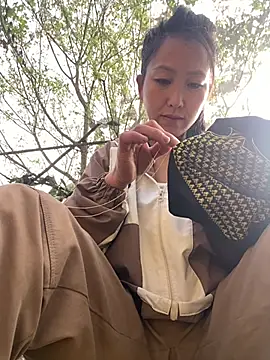 Huong-Ly online show from February 2026 01:43:02 AM