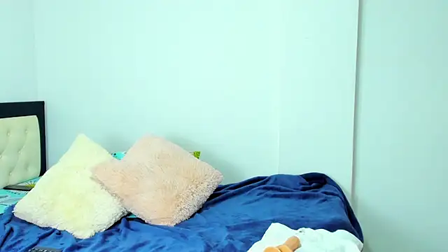 Snapshot of Isabella_Holsenn chatting on September 2025 09:38:01 PM Isabella Holsenn online show from September 2025 09:38:01 PM