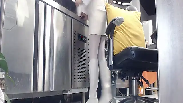 Eileen-L online show from September 2025 12:59:02 AM