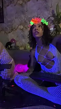 hannachris- online show from October 2025 12:36:01 AM