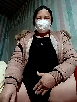 Love-Mama33 online show from January 2026 01:02:02 PM