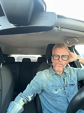 Axl hot online show from September 2025 07:42:01 AM