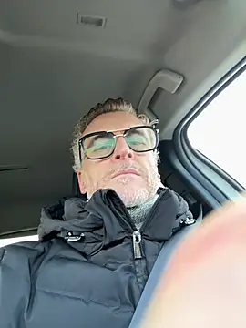 Axl hot online show from February 2026 08:57:02 AM