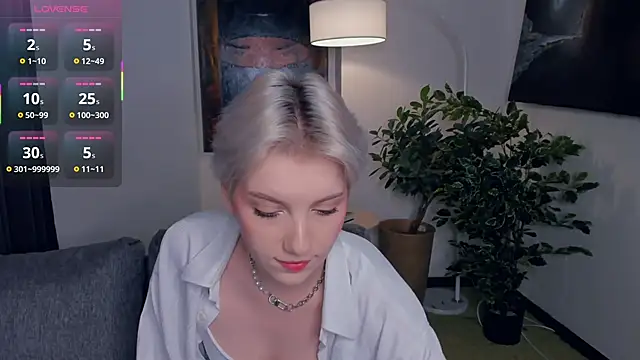 Snapshot of OdelynaAsp chatting on November 2025 12:16:01 PM OdelynaAsp online show from November 2025 12:16:01 PM