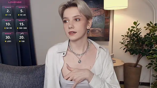 Snapshot of OdelynaAsp chatting on November 2025 12:20:01 PM OdelynaAsp online show from November 2025 12:20:01 PM