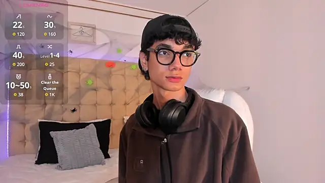 Phillicious   online show from October 2025 12:00:02 AM