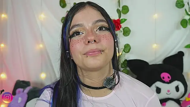 Snapshot of cutee_andrea chatting on May 2026 04:20:02 AM cutee andrea online show from May 2026 04:20:02 AM