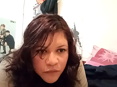 Snapshot of Kitty_WetXxX chatting on December 2025 12:29:02 AM Kitty WetXxX online show from December 2025 12:29:02 AM