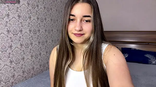 MaydaFarran online show from October 2025 06:18:02 PM