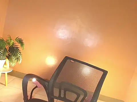 Snapshot of seductivehugecumontopx chatting on November 2025 10:04:02 AM seductivehugecumontopx online show from November 2025 10:04:02 AM