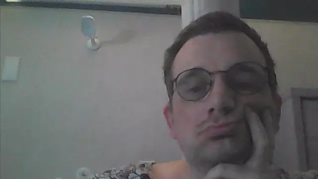 sweetgguyny online show from December 2025 07:31:01 PM