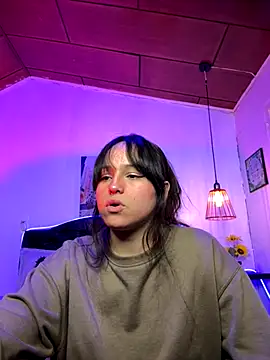 Snapshot of Eymmy_24 chatting on October 2025 03:27:02 AM Eymmy 24 online show from October 2025 03:27:02 AM