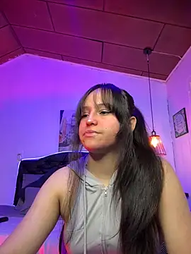 Snapshot of Eymmy_24 chatting on October 2025 03:06:01 AM Eymmy 24 online show from October 2025 03:06:01 AM