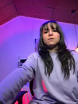 Snapshot of Eymmy_24 chatting on October 2025 02:11:02 AM Eymmy 24 online show from October 2025 02:11:02 AM