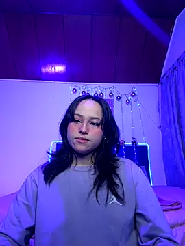 Snapshot of Eymmy_24 chatting on November 2025 04:23:02 AM Eymmy 24 online show from November 2025 04:23:02 AM