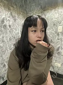 Snapshot of Eymmy_24 chatting on March 2026 10:32:01 AM Eymmy 24 online show from March 2026 10:32:01 AM