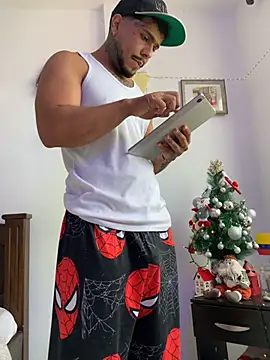 DeimonOficial online show from December 2025 04:34:02 PM