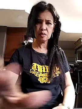 Snapshot of Prettysweetmum chatting on September 2025 12:43:02 AM Prettysweetmum online show from September 2025 12:43:02 AM