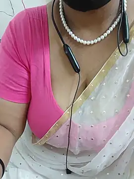 Snapshot of tami_lavanya chatting on May 2026 05:52:01 PM tami lavanya online show from May 2026 05:52:01 PM