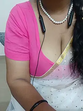 Snapshot of tami_lavanya chatting on May 2026 06:31:02 PM tami lavanya online show from May 2026 06:31:02 PM