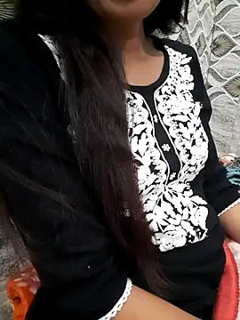 Aarti-kumri online show from November 2025 02:48:02 PM