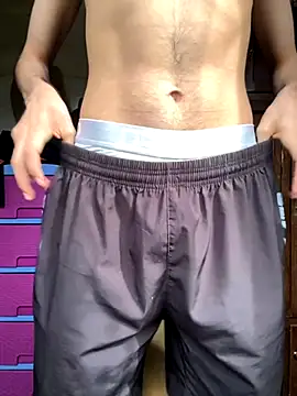 Axel-Mejia online show from October 2025 07:40:01 PM