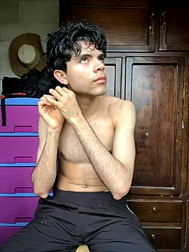 Axel-Mejia online show from October 2025 12:52:02 PM