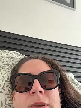 melanie75020 online show from February 2026 02:46:01 PM