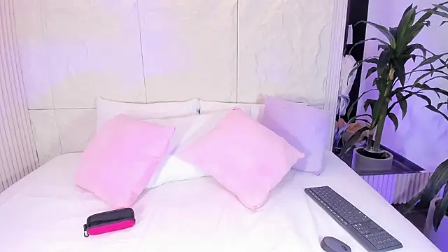 Snapshot of DulceGreem chatting on January 2026 08:14:01 PM DulceGreem online show from January 2026 08:14:01 PM