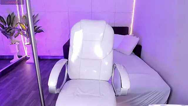 Snapshot of DulceGreem chatting on February 2026 08:13:02 PM DulceGreem online show from February 2026 08:13:02 PM