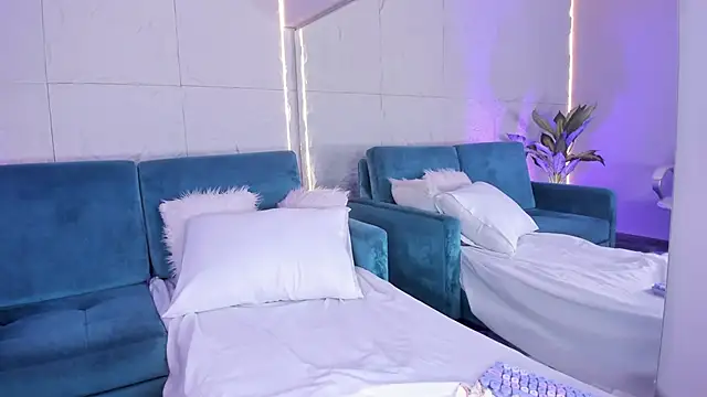 Snapshot of DulceGreem chatting on February 2026 08:07:02 PM DulceGreem online show from February 2026 08:07:02 PM