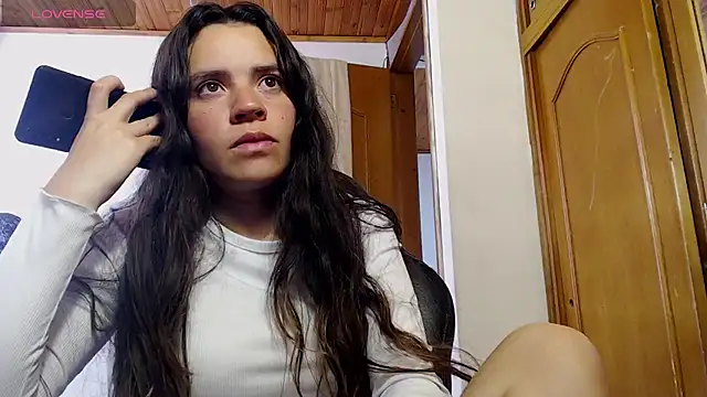 Skylar Serenity online show from October 2025 07:01:02 PM