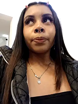 Snapshot of theLayla_DH chatting on October 2025 11:27:02 PM theLayla DH online show from October 2025 11:27:02 PM