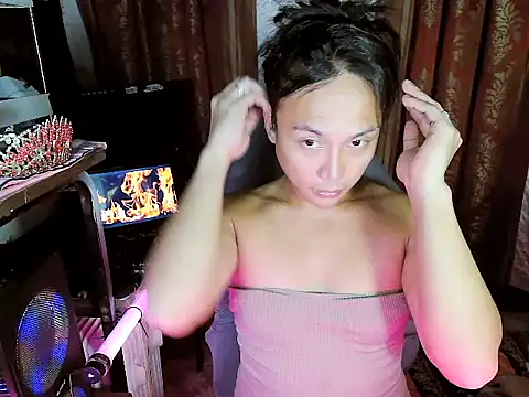 YourNikkieXxx online show from June 2026 04:41:02 PM