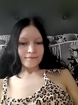 DragonFoxie online show from September 2025 05:01:01 PM