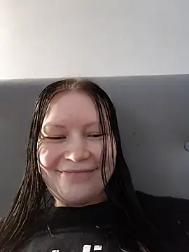 DragonFoxie online show from October 2025 10:58:02 AM