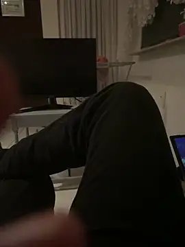 Snapshot of geilheit12 chatting on December 2025 02:07:02 AM geilheit12 online show from December 2025 02:07:02 AM